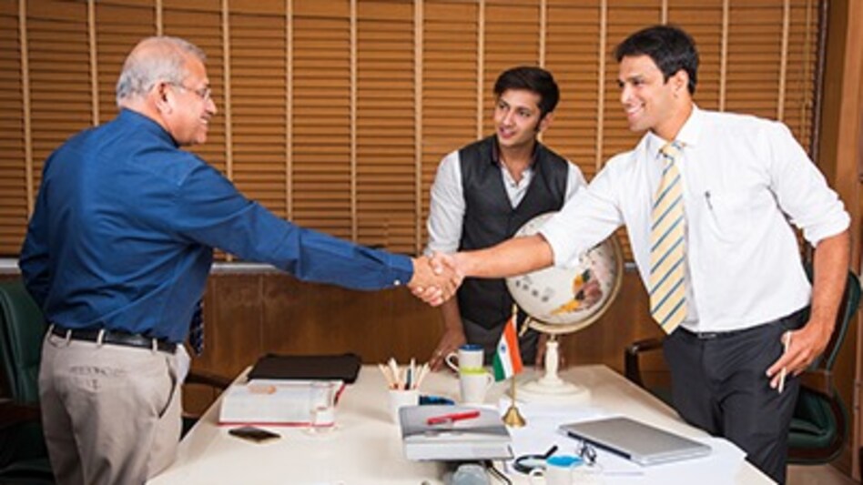 Empower your business with a Bajaj Finserv business loan Empower your business with a Bajaj Finserv business loan