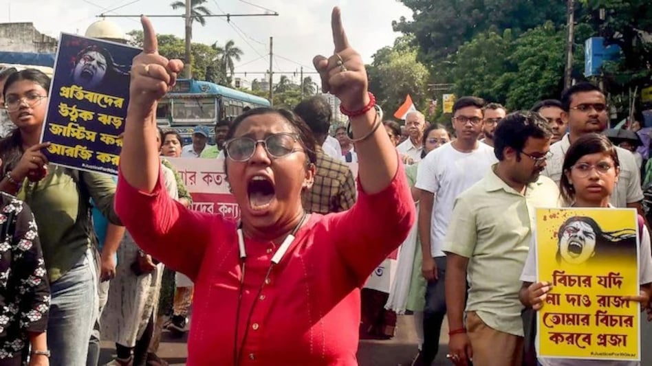 'The Chief Minister is lying...': Kolkata doctor's mother accuses Mamata Banerjee of offering bribes 'The Chief Minister is lying...': Kolkata doctor's mother accuses Mamata Banerjee of offering bribes