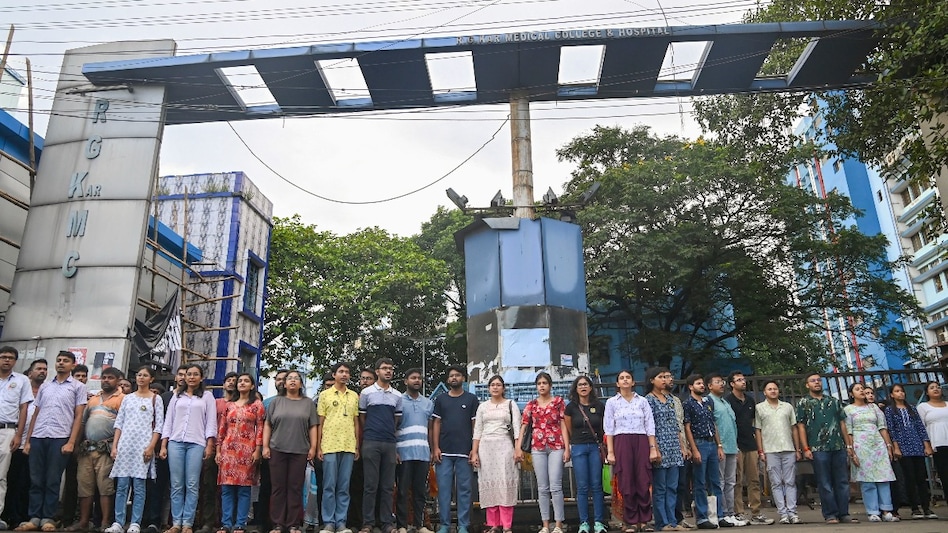 RG Kar case: Junior doctors to continue protests despite SC order RG Kar case: Junior doctors to continue protests despite SC order