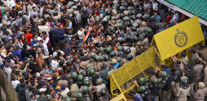 Massive protests over an illegal mosque in Shimla's Sanjauli Massive protests over an illegal mosque in Shimla's Sanjauli