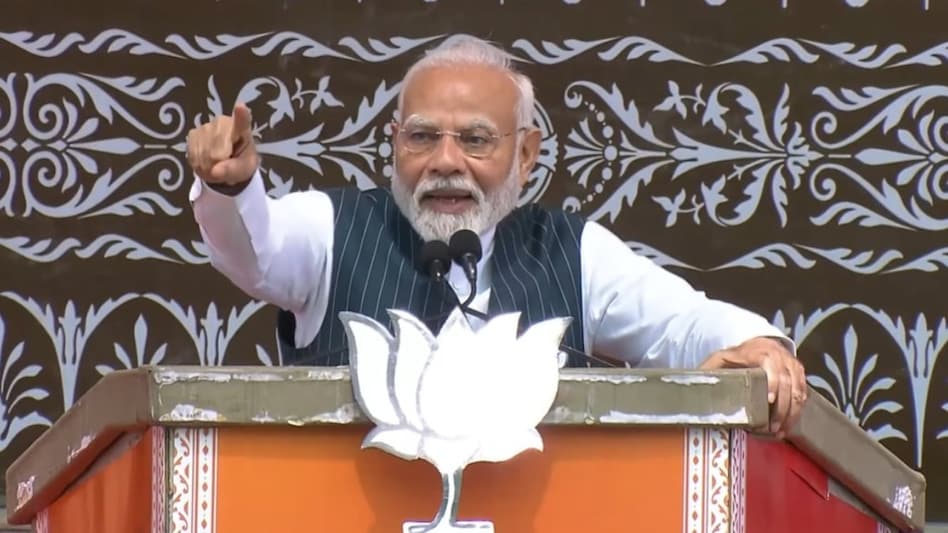 Modi also thanked the people for the love they bestowed upon him and said he will repay the love received from the citizens of the country by working hard. Modi also thanked the people for the love they bestowed upon him and said he will repay the love received from the citizens of the country by working hard.