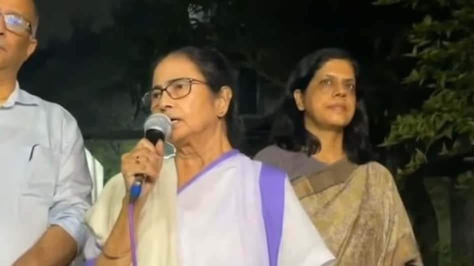 RG Kar case: Mamata Banerjee agrees to the demands of the protesting doctors RG Kar case: Mamata Banerjee agrees to the demands of the protesting doctors