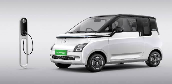 The option to purchase the car with the battery bundled into the price remains. Customers are also offered a 60% buyback value after three years of ownership, adding further appeal to the new pricing model. The option to purchase the car with the battery bundled into the price remains. Customers are also offered a 60% buyback value after three years of ownership, adding further appeal to the new pricing model.