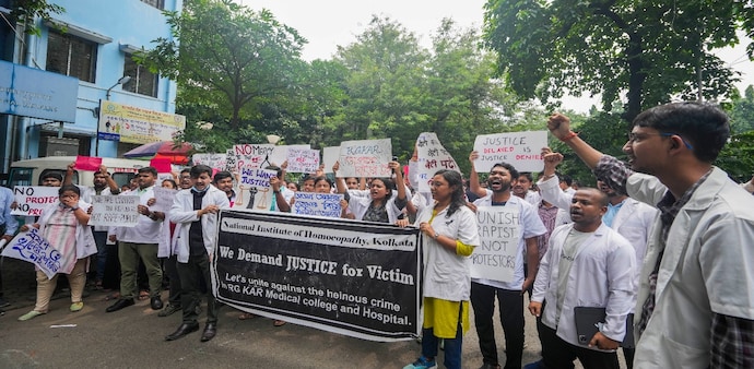 Junior doctors protest over rape and murder of trainee doctor at RG Kar hospital Junior doctors protest over rape and murder of trainee doctor at RG Kar hospital