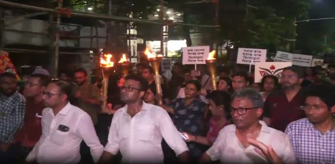 On September 21 CBI questioned another doctor, allegedly close to arrested former principal of RG Kar Medical College and Hospital Sandip Ghosh, in connection with their probe. On September 21 CBI questioned another doctor, allegedly close to arrested former principal of RG Kar Medical College and Hospital Sandip Ghosh, in connection with their probe.