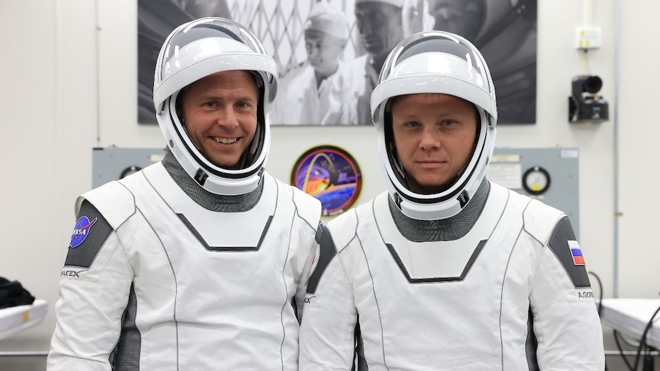 NASA astronaut Nick Hague, commander, and Roscosmos cosmonaut Aleksandr Gorbunov, NASA astronaut Nick Hague, commander, and Roscosmos cosmonaut Aleksandr Gorbunov,