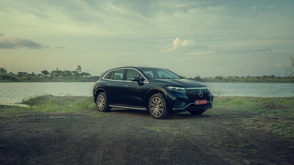 The EQS SUV 580, available in the AMG Line trim, embodies sleek, aerodynamic design The EQS SUV 580, available in the AMG Line trim, embodies sleek, aerodynamic design