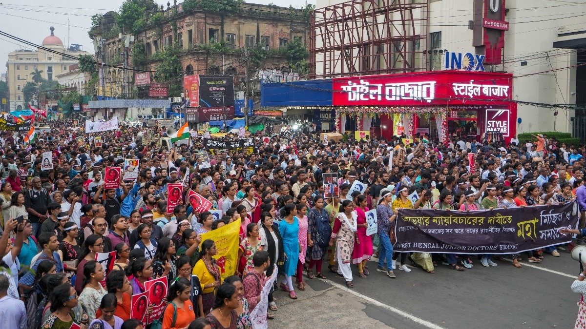RG Kar case: Junior doctors come out in thousands to protest on Mahalaya