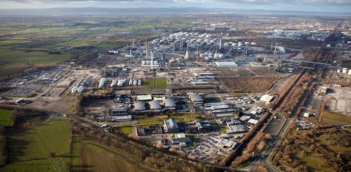 The EET Hydrogen hub will enable regional industrial and power generation businesses to decarbonise by switching from fossil fuels to low carbon energy The EET Hydrogen hub will enable regional industrial and power generation businesses to decarbonise by switching from fossil fuels to low carbon energy