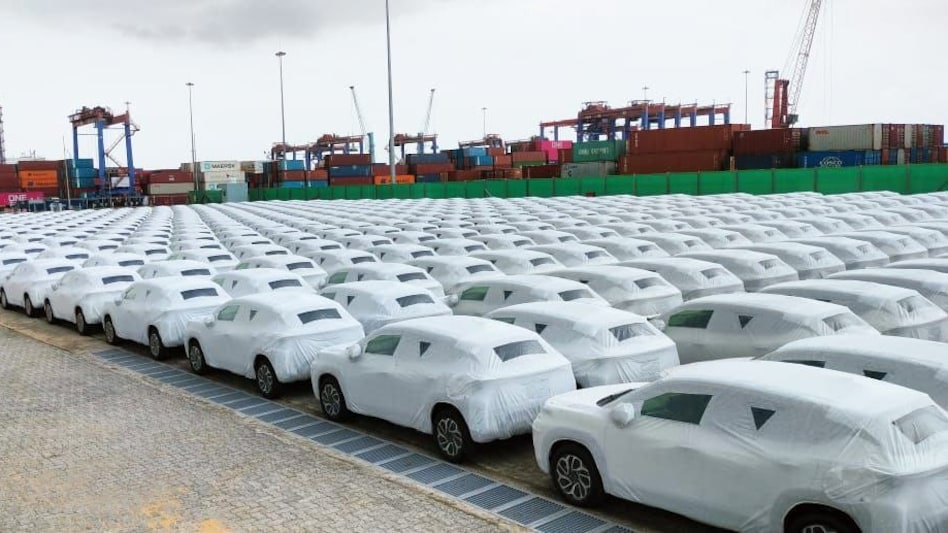 Dealers have reported a trend of flat or negative growth, despite aggressive discounts and offers across various segments aimed at stimulating demand. Dealers have reported a trend of flat or negative growth, despite aggressive discounts and offers across various segments aimed at stimulating demand.