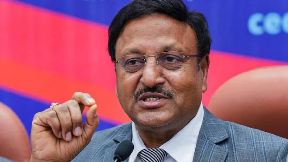 On Wednesday, the Election Commission responded to Congress President Mallikarjun Kharge's statements, describing them as “far from a legitimate part of free speech” On Wednesday, the Election Commission responded to Congress President Mallikarjun Kharge's statements, describing them as “far from a legitimate part of free speech”