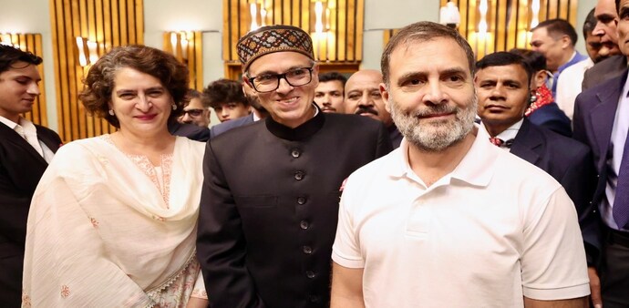 Omar Abdullah replied by thanking Gandhi for his support. Omar Abdullah replied by thanking Gandhi for his support.
