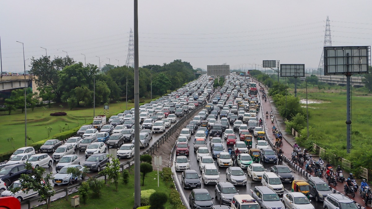 New Delhi: Vehicles stuck in traffic jam after rains New Delhi: Vehicles stuck in traffic jam after rains