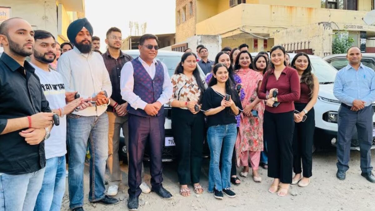 'We call them our rockstars': This Haryana firm gives 15 cars to employees as Diwali gifts