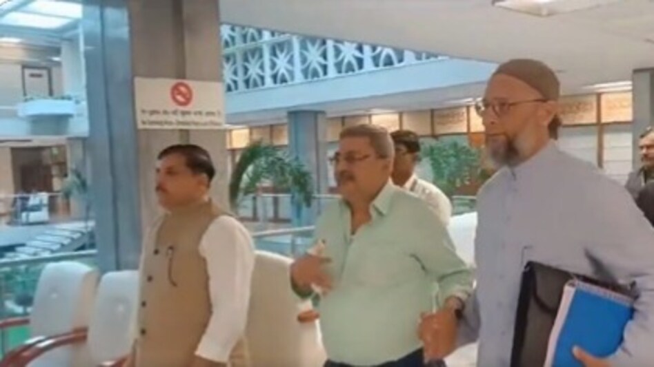 Opposition members, including Banerjee, raised questions about the relevance of the judges' and lawyers' involvement in the bill, leading to a verbal clash. Opposition members, including Banerjee, raised questions about the relevance of the judges' and lawyers' involvement in the bill, leading to a verbal clash.