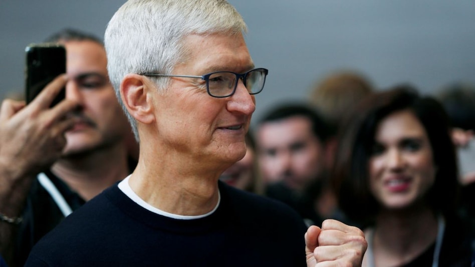 Tim Cook met Indian students. Tim Cook met Indian students.