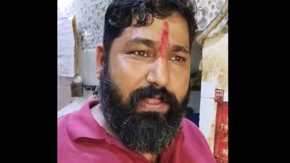 A video of a confrontation has gone viral, showing a restaurant owner returning a vlogger's money and asking him to leave the eatery. A video of a confrontation has gone viral, showing a restaurant owner returning a vlogger's money and asking him to leave the eatery.