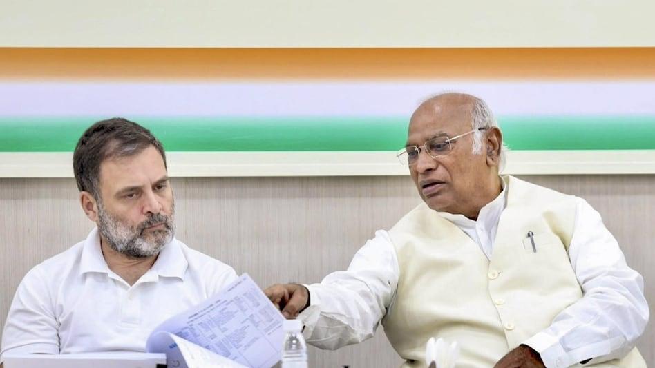 Former Jharkhand unit working president joins BJP Former Jharkhand unit working president joins BJP