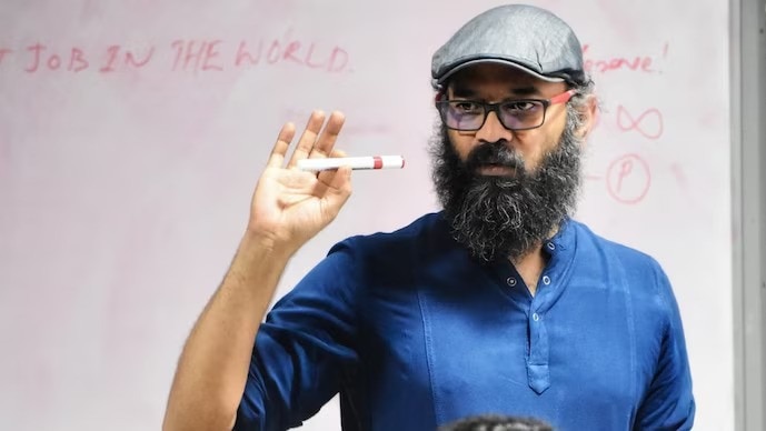 Police have launched an investigation into the timing and circumstances of Kannada director Guruprasad's death. Police have launched an investigation into the timing and circumstances of Kannada director Guruprasad's death.