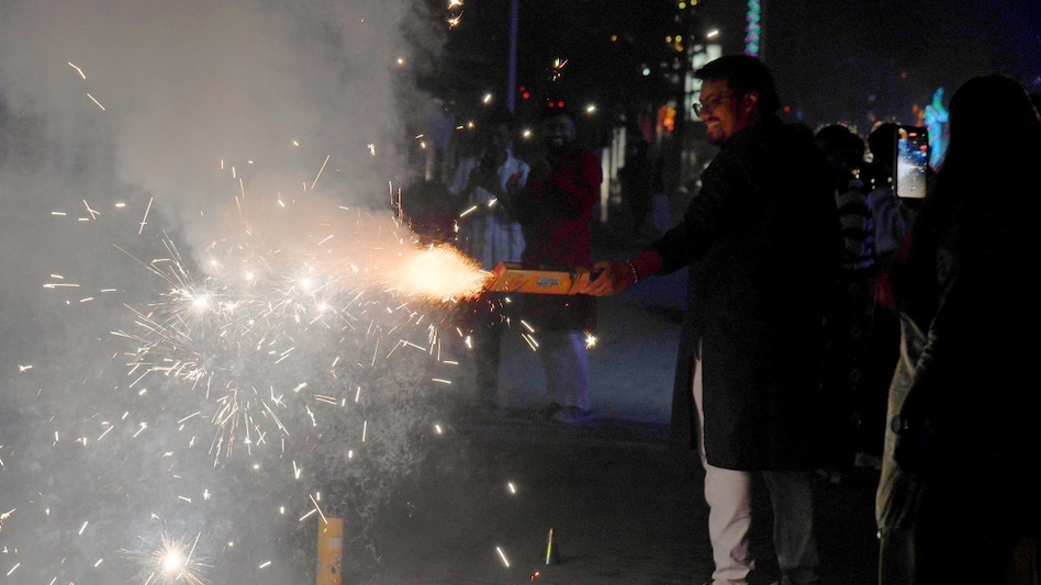 Supreme Court rebukes Delhi govt over non-compliance of firecracker ban Supreme Court rebukes Delhi govt over non-compliance of firecracker ban