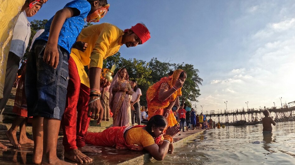 Delhi government counsel Santosh Kumar Tripathi supported the court’s decision, highlighting that toxic pollutants make the river unsuitable for rituals and could cause devotees to fall ill. Delhi government counsel Santosh Kumar Tripathi supported the court’s decision, highlighting that toxic pollutants make the river unsuitable for rituals and could cause devotees to fall ill.