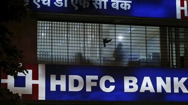 HDFC Bank has adjusted its MCLR in line with the RBI's decision to maintain the benchmark lending rate at 6.5% for the tenth consecutive meeting. HDFC Bank has adjusted its MCLR in line with the RBI's decision to maintain the benchmark lending rate at 6.5% for the tenth consecutive meeting.