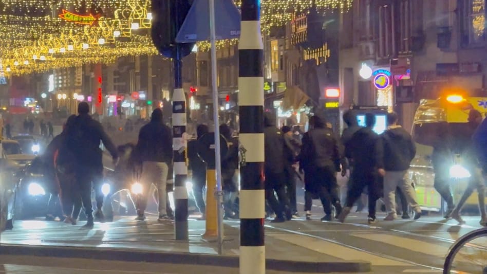 Israeli football supporters and Dutch youth clash near Amsterdam Central station, in Amsterdam, Netherlands. (Photo: Reuters) Israeli football supporters and Dutch youth clash near Amsterdam Central station, in Amsterdam, Netherlands. (Photo: Reuters)