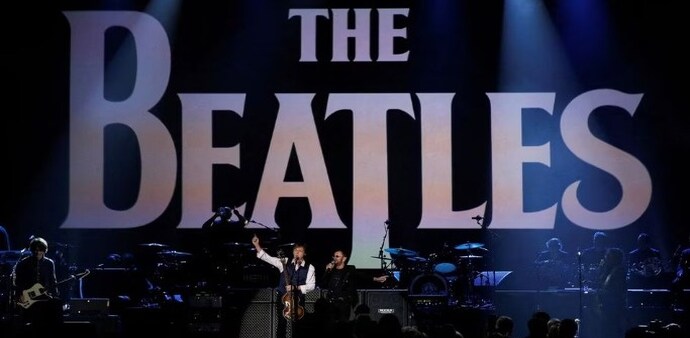 Paul McCartney (L) and Ringo Starr perform during the taping of 'The Night That Changed America: A GRAMMY Salute To The Beatles'. Photo: Reuters Paul McCartney (L) and Ringo Starr perform during the taping of 'The Night That Changed America: A GRAMMY Salute To The Beatles'. Photo: Reuters