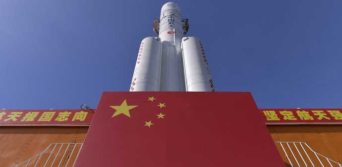 The development of this heavy-lift rocket is part of China’s 14th Five-Year Plan (2021-2025), with reusable rockets being a key objective in the country’s 2021 White Paper on Space Activities. The development of this heavy-lift rocket is part of China’s 14th Five-Year Plan (2021-2025), with reusable rockets being a key objective in the country’s 2021 White Paper on Space Activities.