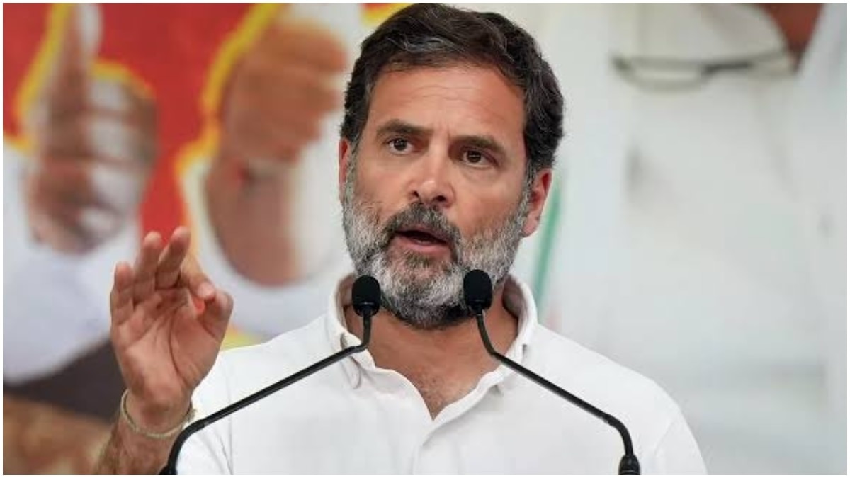 Gandhi went on to outline several key initiatives that the Congress-led alliance in Maharashtra plans to implement if they win the upcoming elections. Gandhi went on to outline several key initiatives that the Congress-led alliance in Maharashtra plans to implement if they win the upcoming elections.