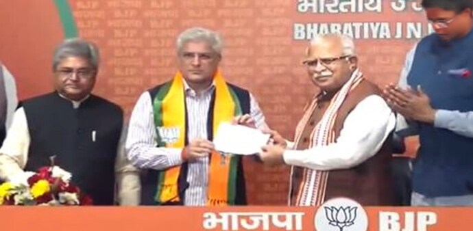 Kailash Gahlot joined BJP in the presence of Union Minister Manohar Lal Khattar and state BJP president Virendra Sachdeva. Kailash Gahlot joined BJP in the presence of Union Minister Manohar Lal Khattar and state BJP president Virendra Sachdeva.