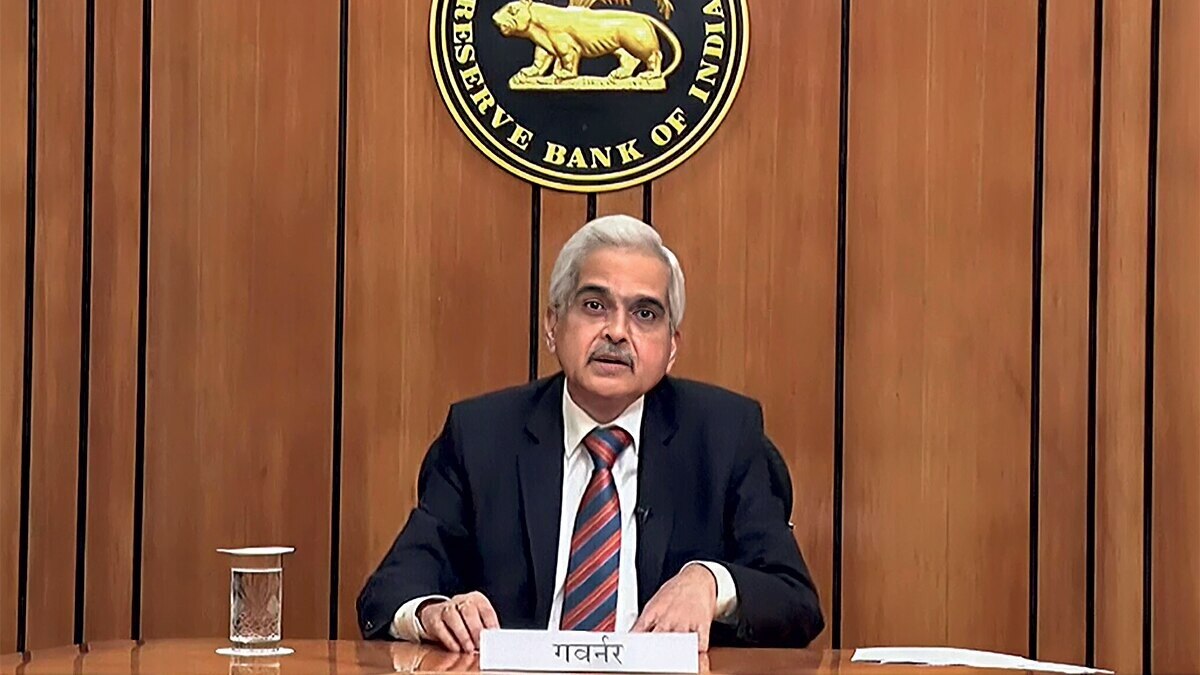 Das, former Secretary, Department of Revenue and Department of Economic Affairs, Ministry of Finance, Government of India, assumed charge as the 25th Governor of the RBI on December 12, 2018. Das, former Secretary, Department of Revenue and Department of Economic Affairs, Ministry of Finance, Government of India, assumed charge as the 25th Governor of the RBI on December 12, 2018.