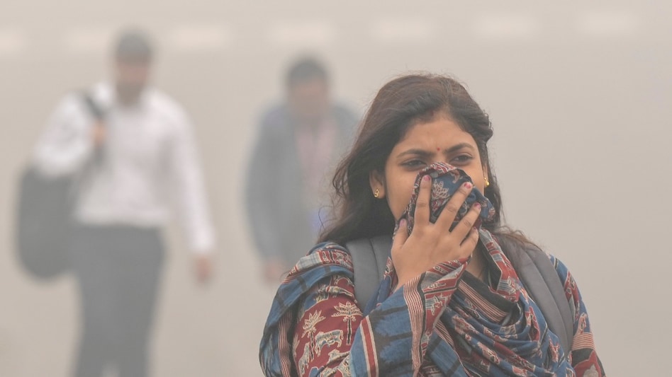 'Smoking in Bengaluru is healthier than...': Netizens react as Delhi sees the worst ever pollution with AQI hitting 500 in some areas 'Smoking in Bengaluru is healthier than...': Netizens react as Delhi sees the worst ever pollution with AQI hitting 500 in some areas