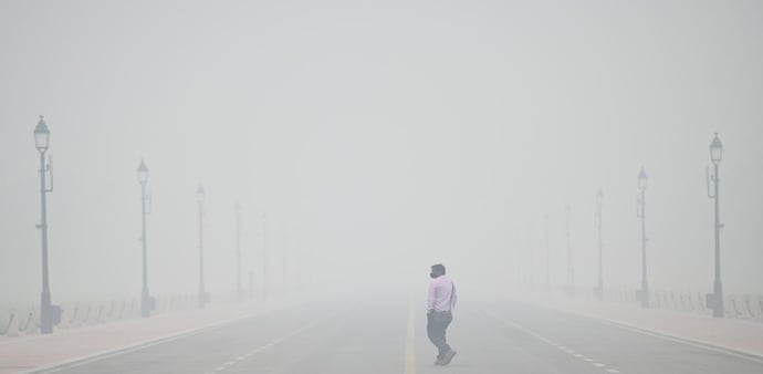 Delhi air pollution: Corporate offices adopt WFH measures/Photo Credit: Arun Kumar, India Today Delhi air pollution: Corporate offices adopt WFH measures/Photo Credit: Arun Kumar, India Today