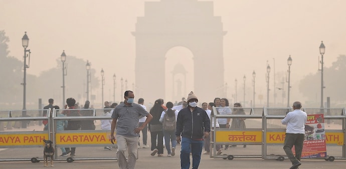 Delhi air pollution: Govt offices move to WFH mode as AQI remains in 'severe' category Delhi air pollution: Govt offices move to WFH mode as AQI remains in 'severe' category