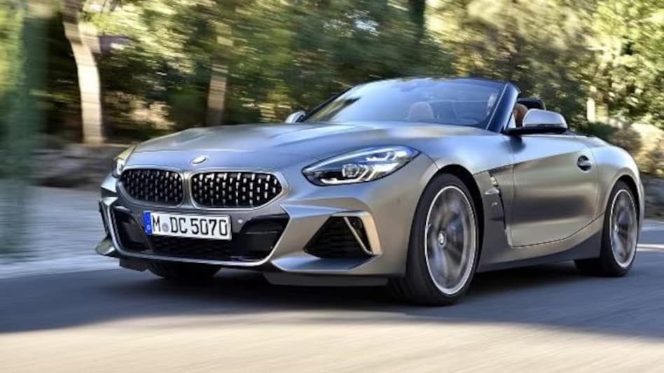 According to officials, Khan and his friend arrived at the restaurant around 1 a.m. on Saturday. According to officials, Khan and his friend arrived at the restaurant around 1 a.m. on Saturday.