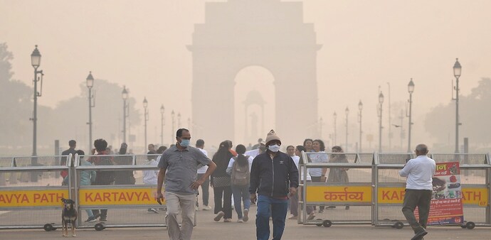 Delhi's air quality plunged to the 'severe' category on Friday. (File photo) Delhi's air quality plunged to the 'severe' category on Friday. (File photo)