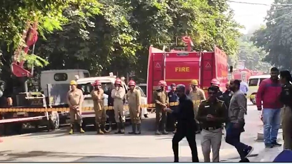 Delhi Police reported that the blast was reported via a distress call at 11:48 am. Delhi Police reported that the blast was reported via a distress call at 11:48 am.