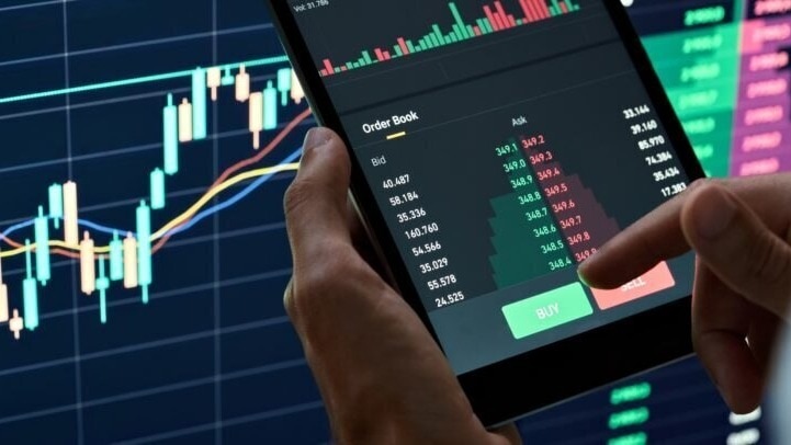 RIL shares delivered single-digit returns since two years; right time to buy?
