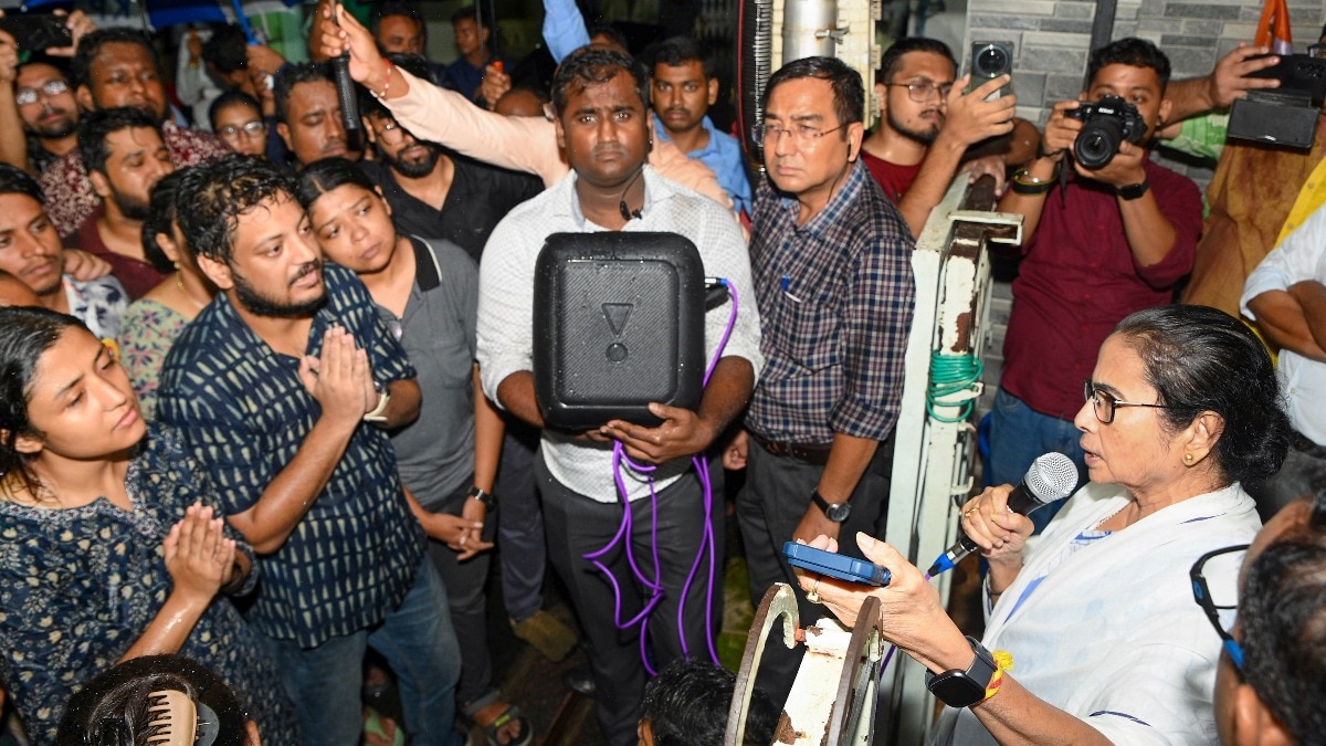 mamata banerjee protesting doctors kolkata rg kar rape murder invitation talks residence mamata banerjee protesting doctors kolkata rg kar rape murder invitation talks residence