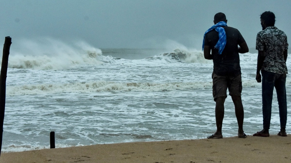 The storm, the second to develop over the Bay of Bengal this season, packed gusts reaching up to 90 km per hour as it crossed the coastline. The storm, the second to develop over the Bay of Bengal this season, packed gusts reaching up to 90 km per hour as it crossed the coastline.