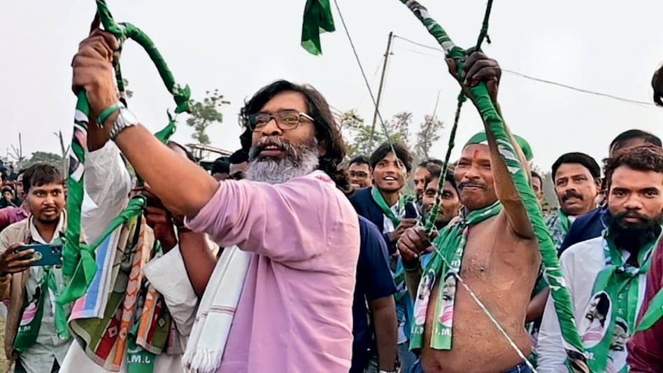 Under the Jharkhand Mukhyamantri Maiya Samman Yojana, eligible women receive a monthly financial aid of Rs 1000. Under the Jharkhand Mukhyamantri Maiya Samman Yojana, eligible women receive a monthly financial aid of Rs 1000.