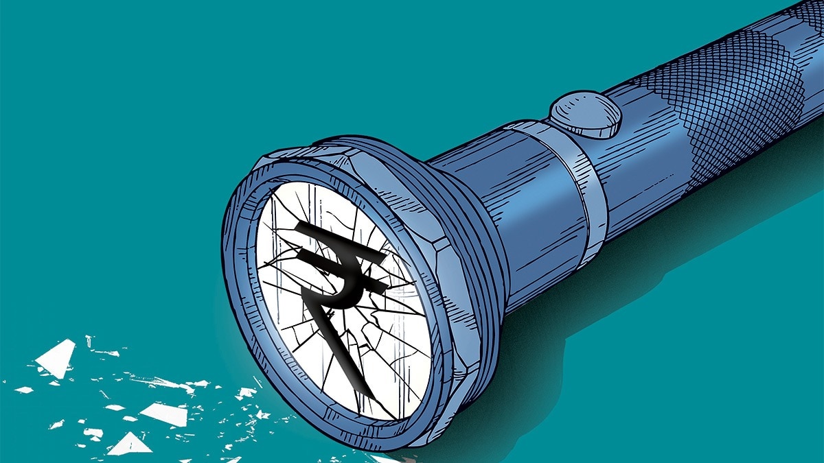 India has just one investment advisor for nearly every 200,000 investors. At a time when retail participation in the stock markets is booming, this assumes significance India has just one investment advisor for nearly every 200,000 investors. At a time when retail participation in the stock markets is booming, this assumes significance