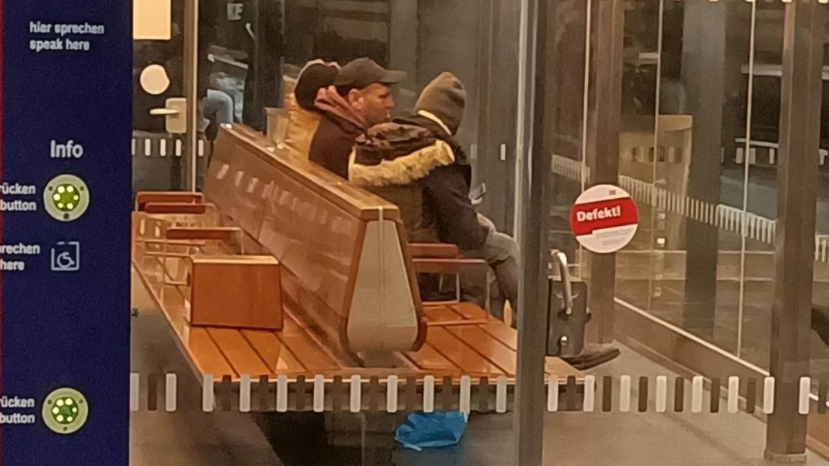 In a social media post that quickly went viral, he recounted how a group of individuals was playing Punjabi music at an excessively loud volume on their phones, causing significant inconvenience to other passengers. In a social media post that quickly went viral, he recounted how a group of individuals was playing Punjabi music at an excessively loud volume on their phones, causing significant inconvenience to other passengers.