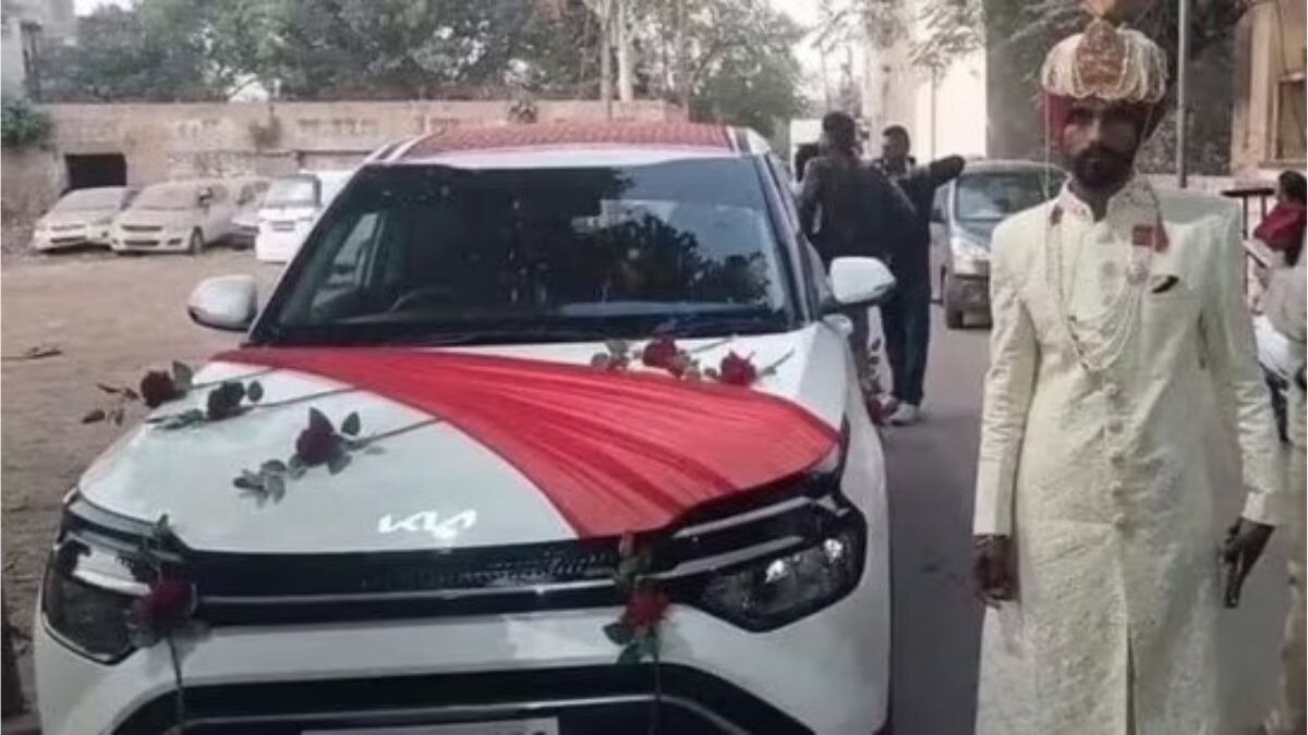 After three years of connecting on Instagram, the couple decided to marry. They arranged for their parents to speak with each other over the phone to finalize the wedding plans. After three years of connecting on Instagram, the couple decided to marry. They arranged for their parents to speak with each other over the phone to finalize the wedding plans.