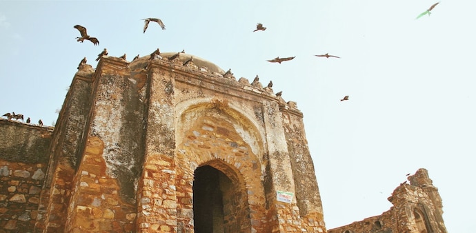 Some of these prominent sites in Delhi include Jama Masjid at Ferozeshah Kotla, Chhoti Gumti mukbara in RK Puram, Hauz Khas Masjid and Idgah. Some of these prominent sites in Delhi include Jama Masjid at Ferozeshah Kotla, Chhoti Gumti mukbara in RK Puram, Hauz Khas Masjid and Idgah.