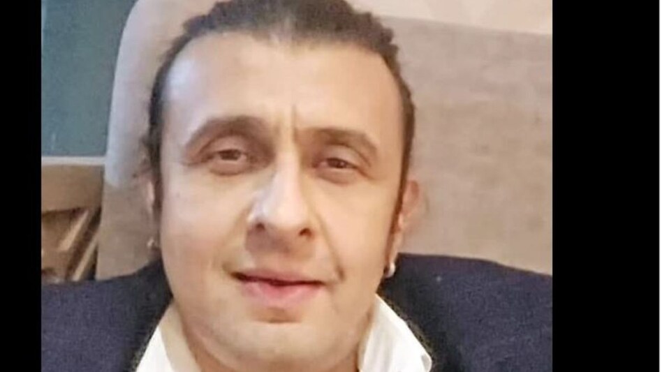 In a video posted on Instagram after his performance on Monday, Sonu directly addressed politicians, urging them to reconsider their approach to attending cultural events. In a video posted on Instagram after his performance on Monday, Sonu directly addressed politicians, urging them to reconsider their approach to attending cultural events.