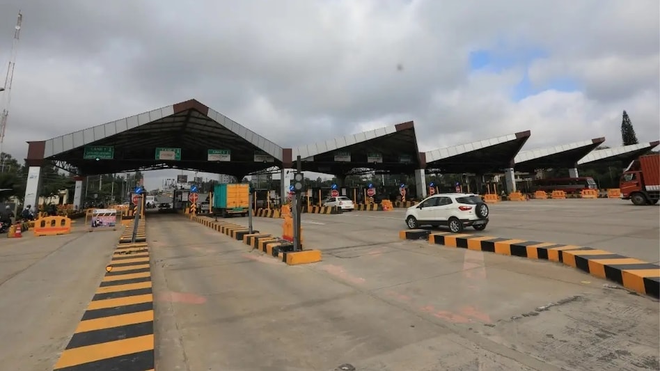 One reason for high user fee collection at the Devanahalli toll plaza is its location on NH 44, the primary route connecting Bengaluru to KIA. One reason for high user fee collection at the Devanahalli toll plaza is its location on NH 44, the primary route connecting Bengaluru to KIA.