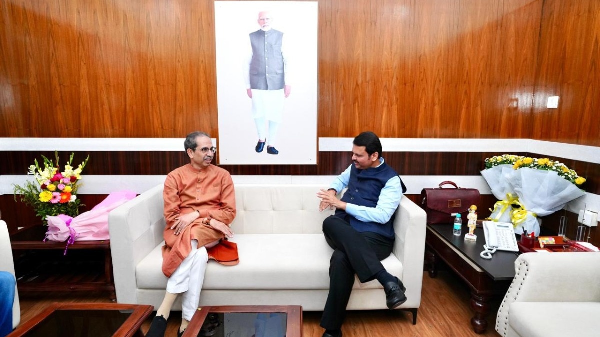 Uddhav Thackeray met with Maharashtra Chief Minister Devender Fadnavis Uddhav Thackeray met with Maharashtra Chief Minister Devender Fadnavis