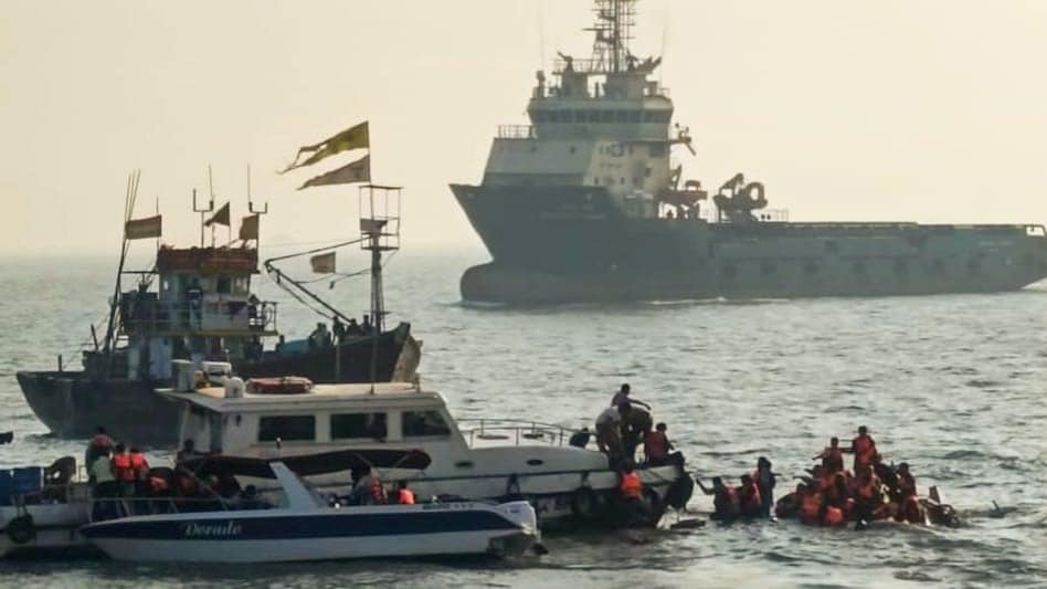 13 deaths 2 missing 2 in critical condition eyewitness said speed boat driver was doing stunts every detail of mumbai gateway of india boat accident 13 deaths 2 missing 2 in critical condition eyewitness said speed boat driver was doing stunts every detail of mumbai gateway of india boat accident